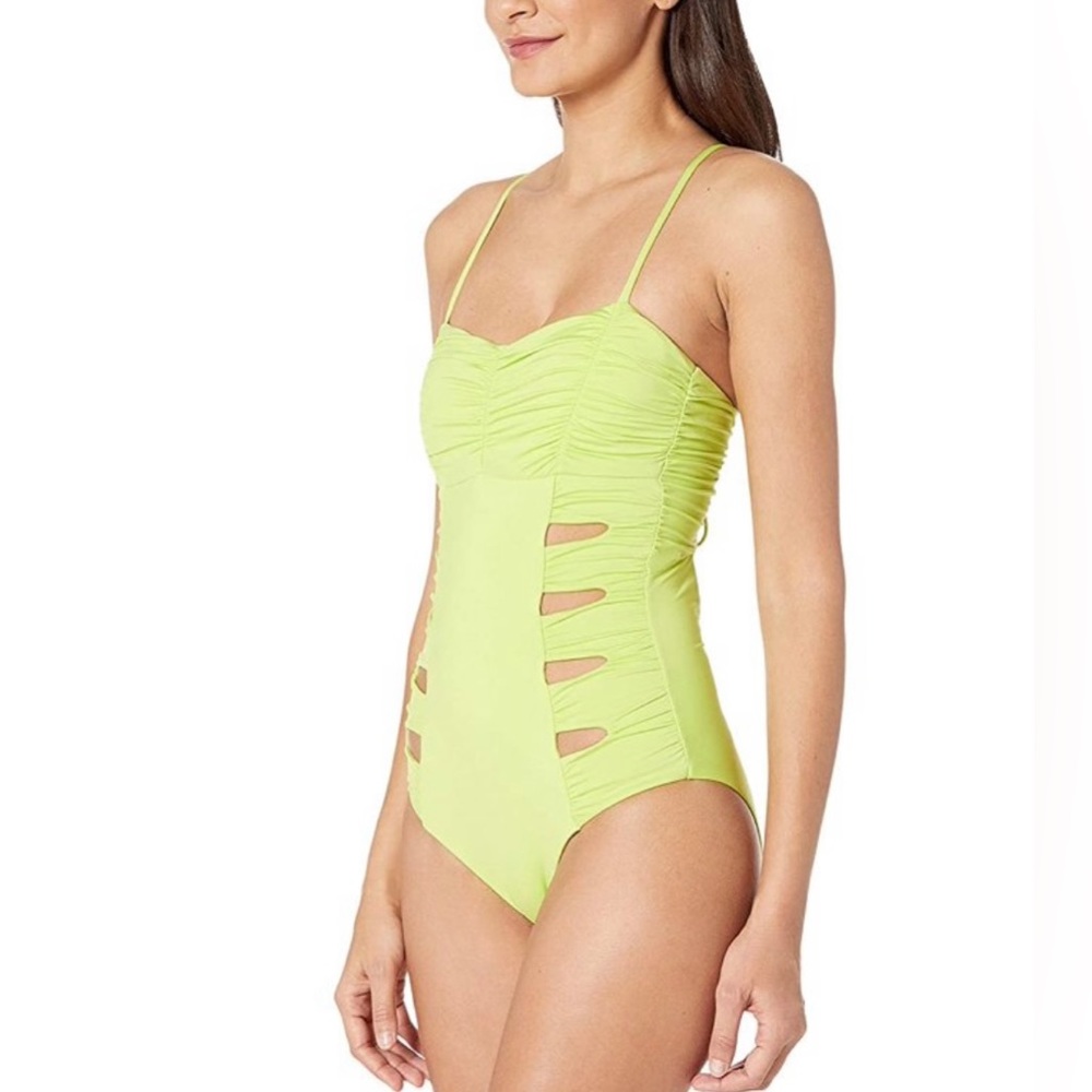 SLUNA - Swim Clear Skies Shirred Side One - Piece - Color: Lime Sise: M.